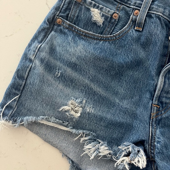 Levi’s 501 Denim Shorts - Picture 5 of 6